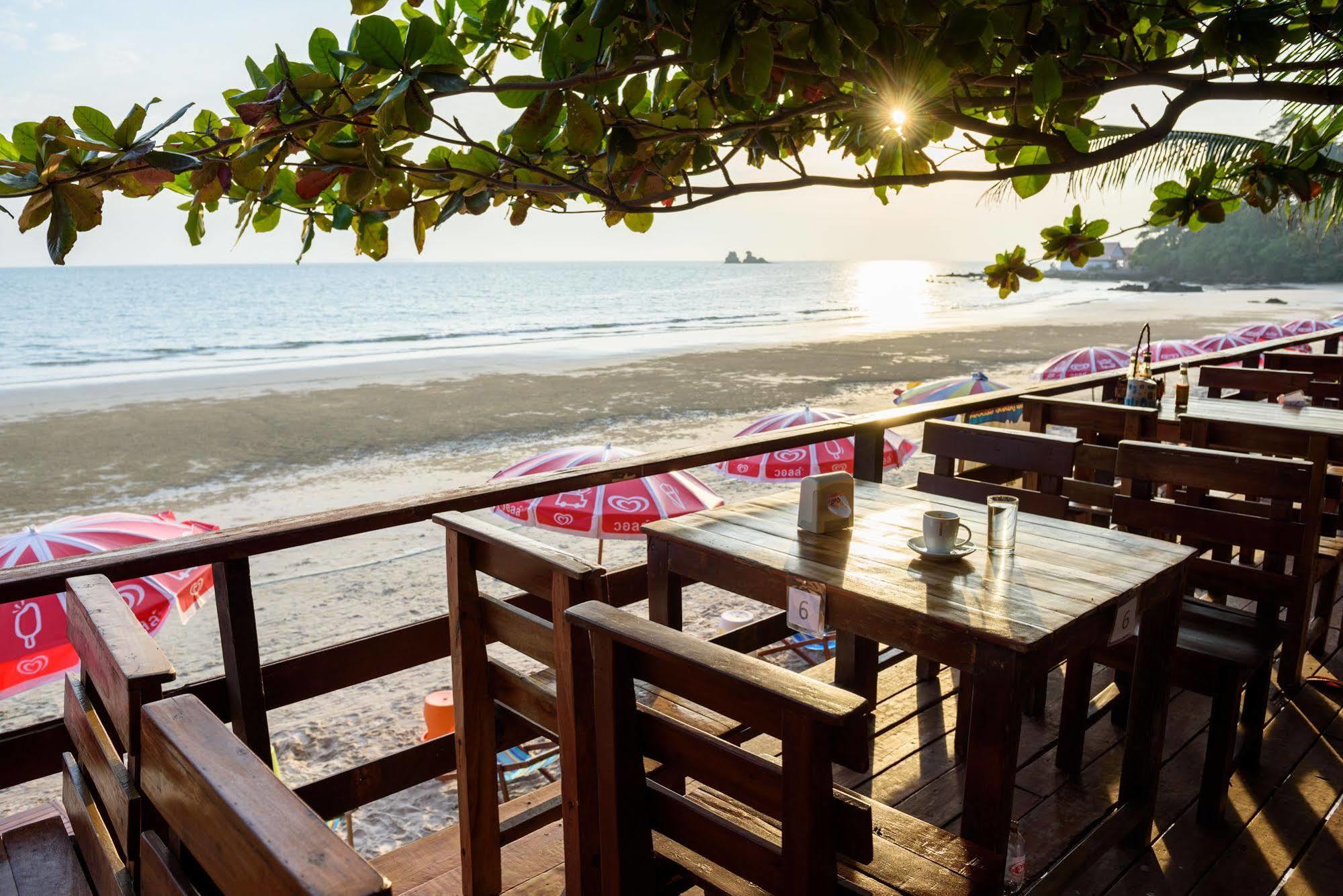 Baansuan Aokhai Beach Resort Mepim Kültér fotó